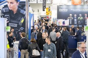 Auf der PMR EXPO werden wieder viele Fach- und Führungskräfte aus Behörden (BOS), Energieversorgern, Verkehrsbetrieben und der Industrie vertreten sein. Foto: KOELNMESSE, PMR EXPO